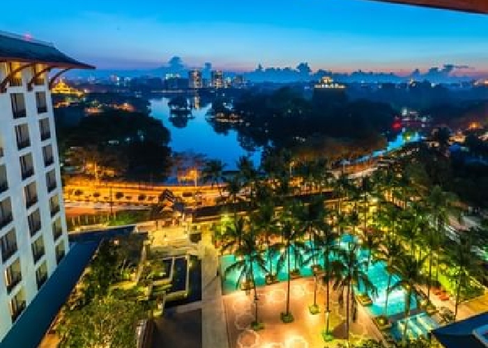 Chatrium Hotel Royal Lake Yangon Review